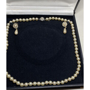 Old Money Majorica Vintage Pearl Necklace W/Drop CZ Unassuming Earrings Signed